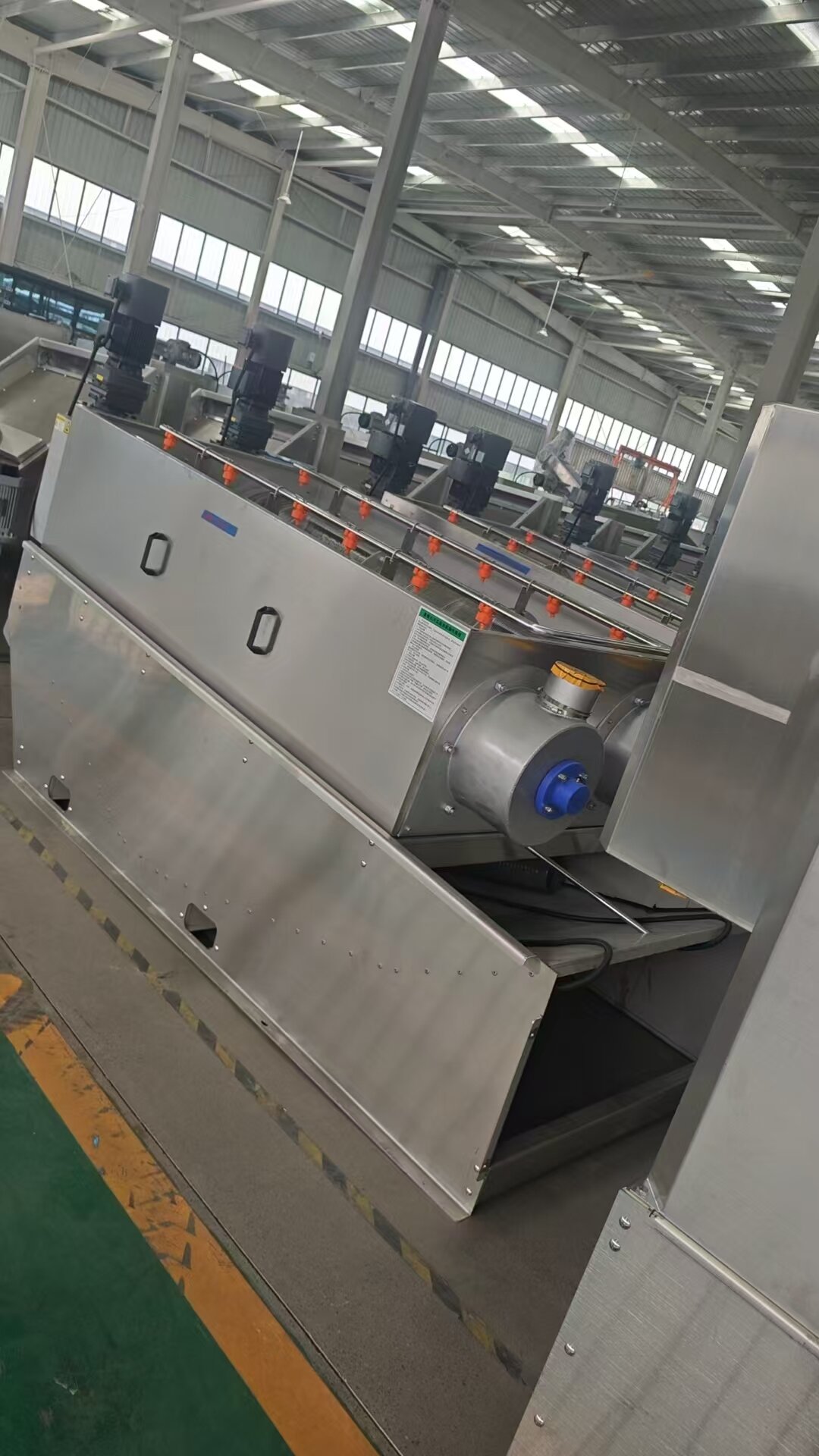 Picture of Screw press sludge dewatering machine